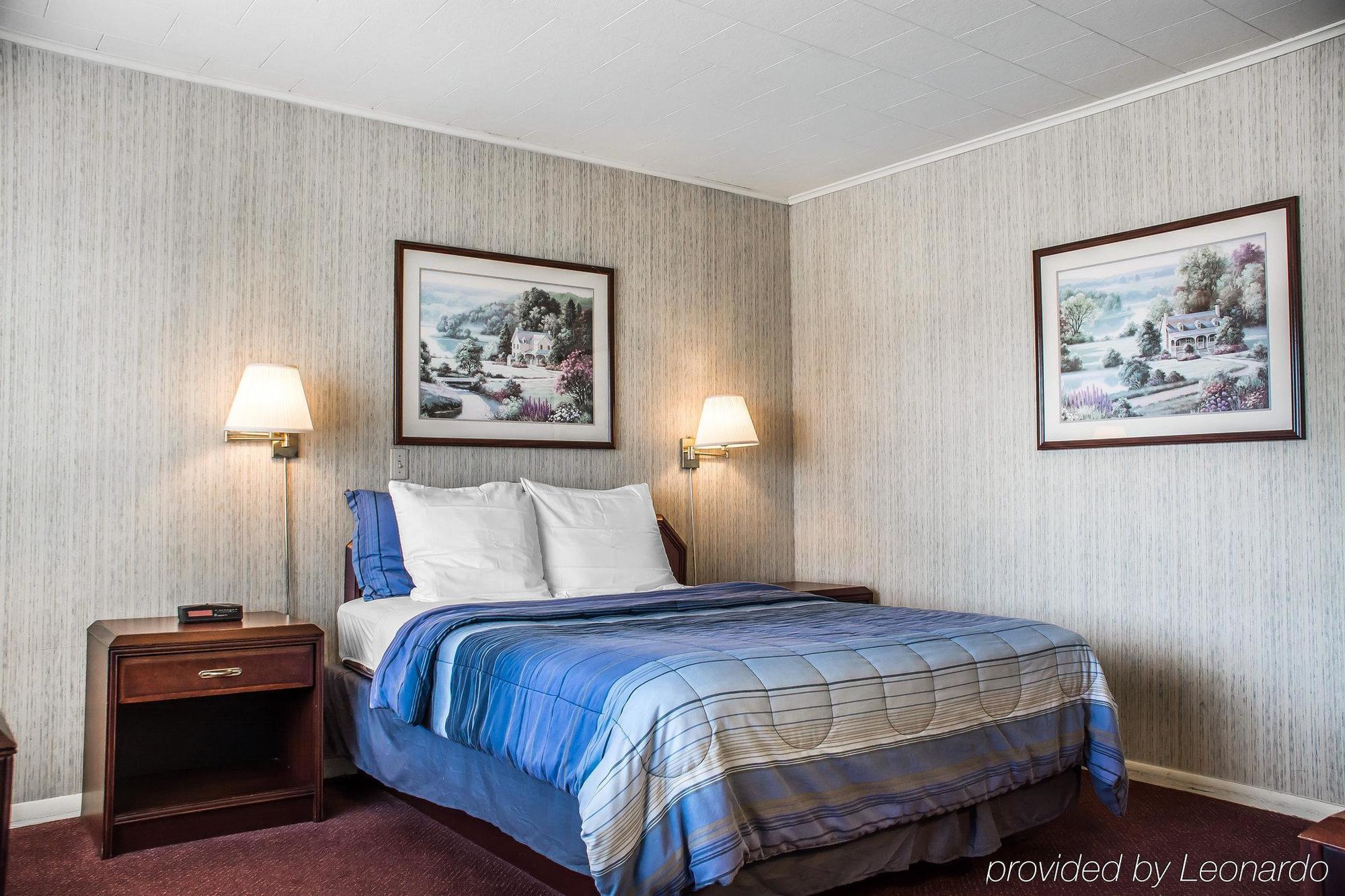 Rodeway Inn Marshall Manor Horseheads Exterior photo