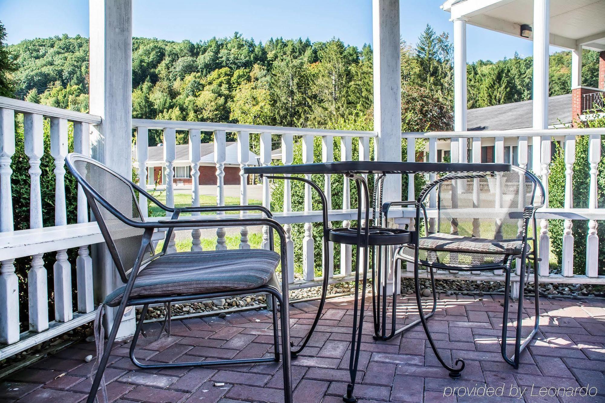 Rodeway Inn Marshall Manor Horseheads Exterior photo