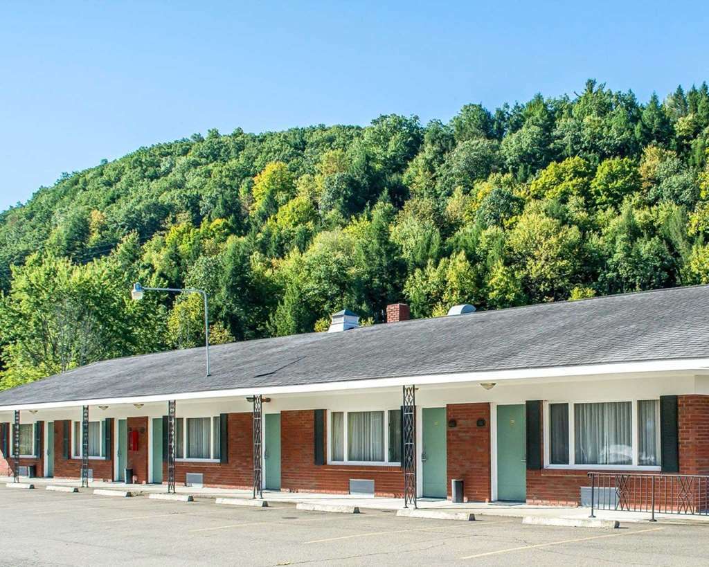 Rodeway Inn Marshall Manor Horseheads Exterior photo